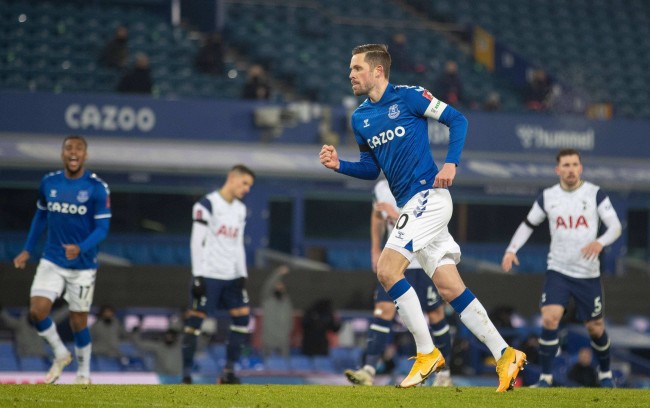 在对方禁区 在对方禁区